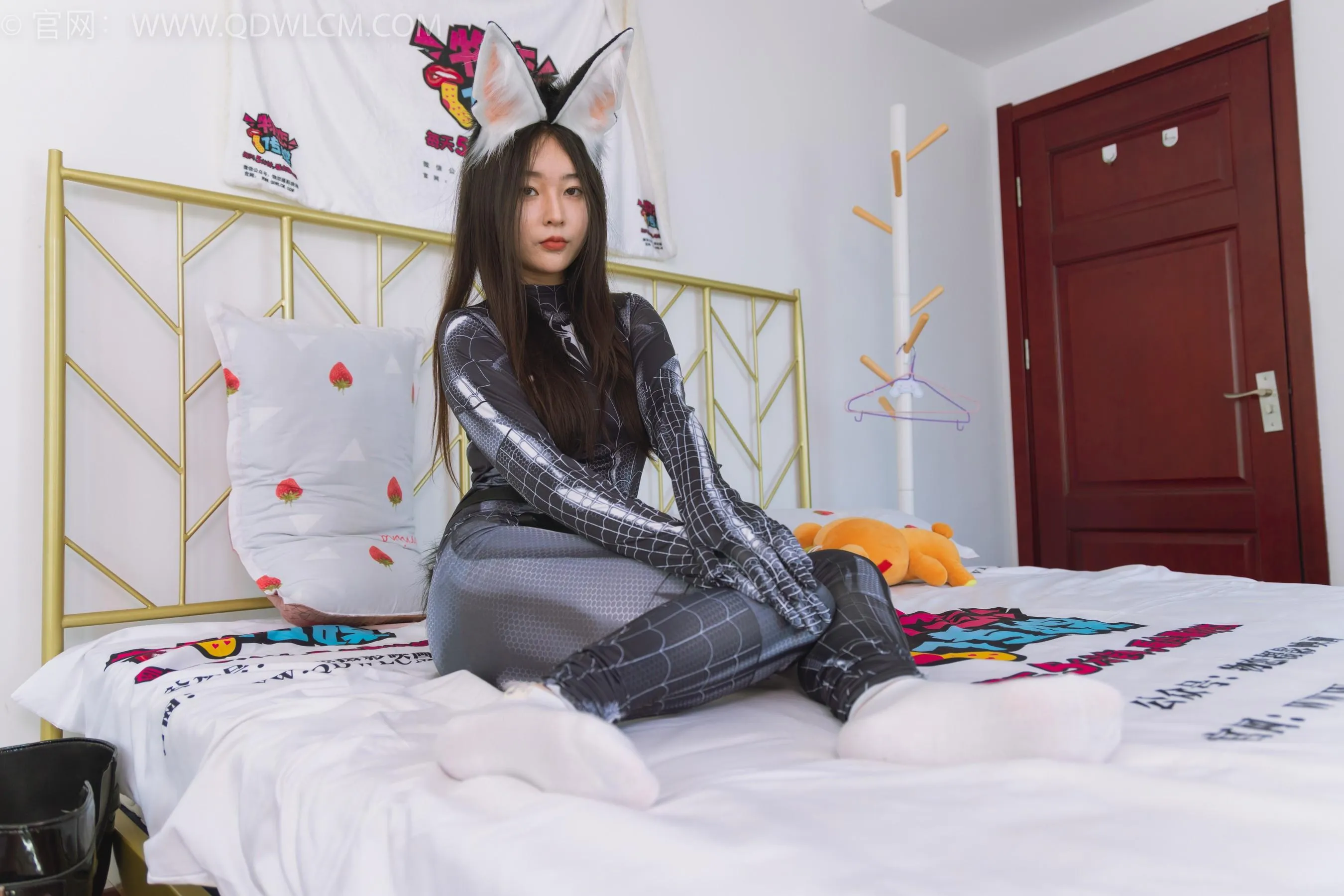 物恋传媒 NO.1554 美兔-超级英雄 [151P]插图3